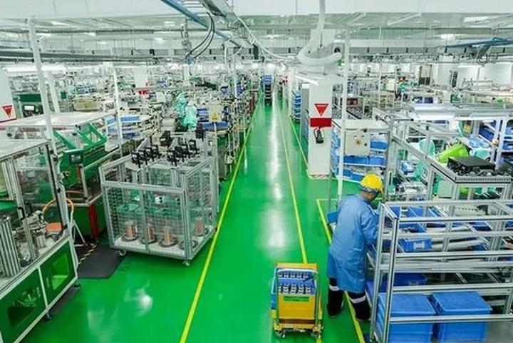 Tỏa Sáng Trên Mạng Xã Hội: Chuyên Gia Trang Điểm & Hotspot Matrix