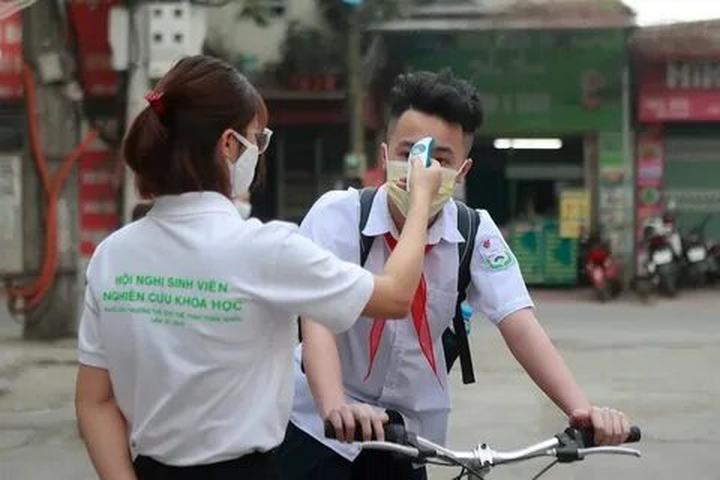 Blouse tay phồng với thiết kế đơn giản và nhẹ nhàng: Blouse tay phồng luôn mang lại